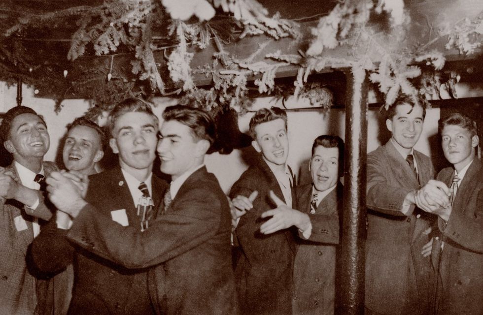 photo gallery book preview Loving II Photographic History of Men in Love from 1850s through 1950s