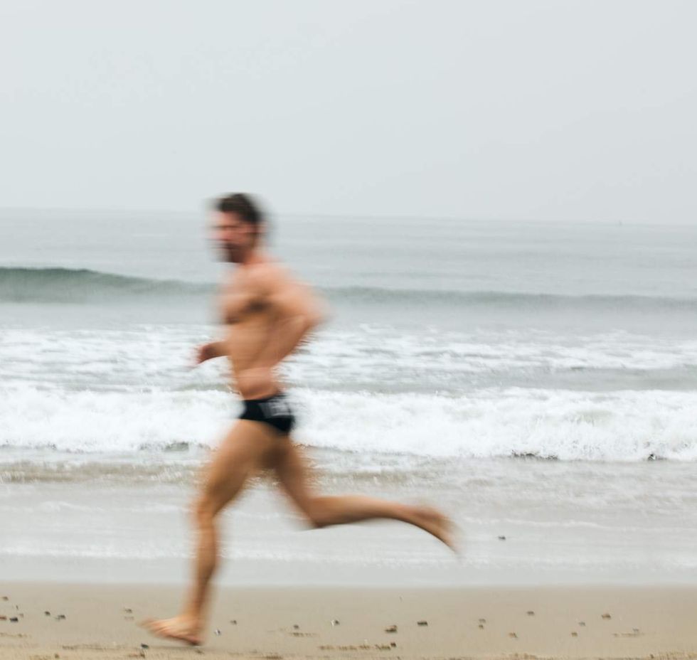 photo gallery Wheel of Time Taylor Napier sexy beach looks