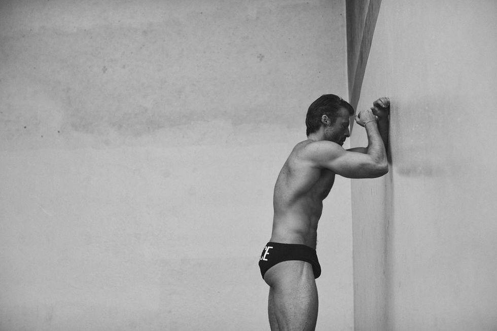 photo gallery Wheel of Time Taylor Napier sexy beach looks