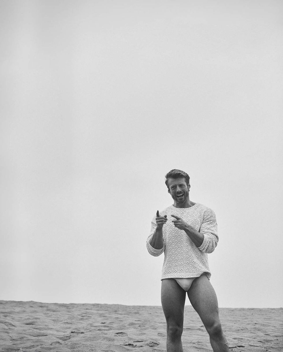 photo gallery Wheel of Time Taylor Napier sexy beach looks