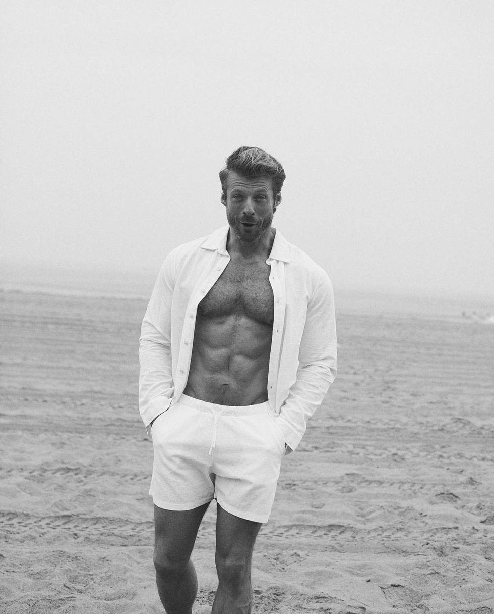 photo gallery Wheel of Time Taylor Napier sexy beach looks