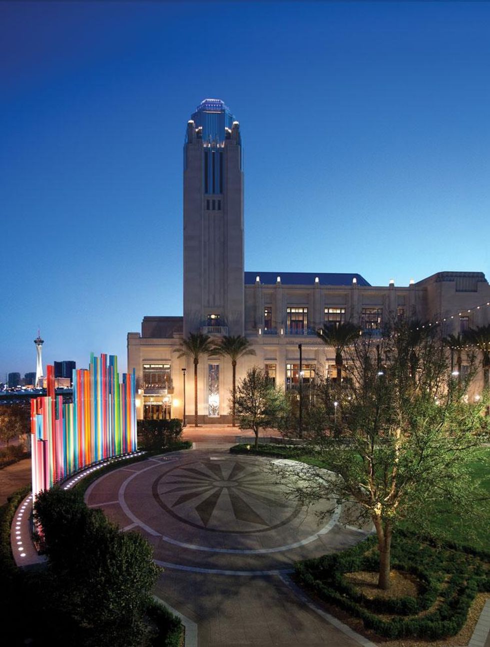 Pm_the-smith-center_cvrimage_0