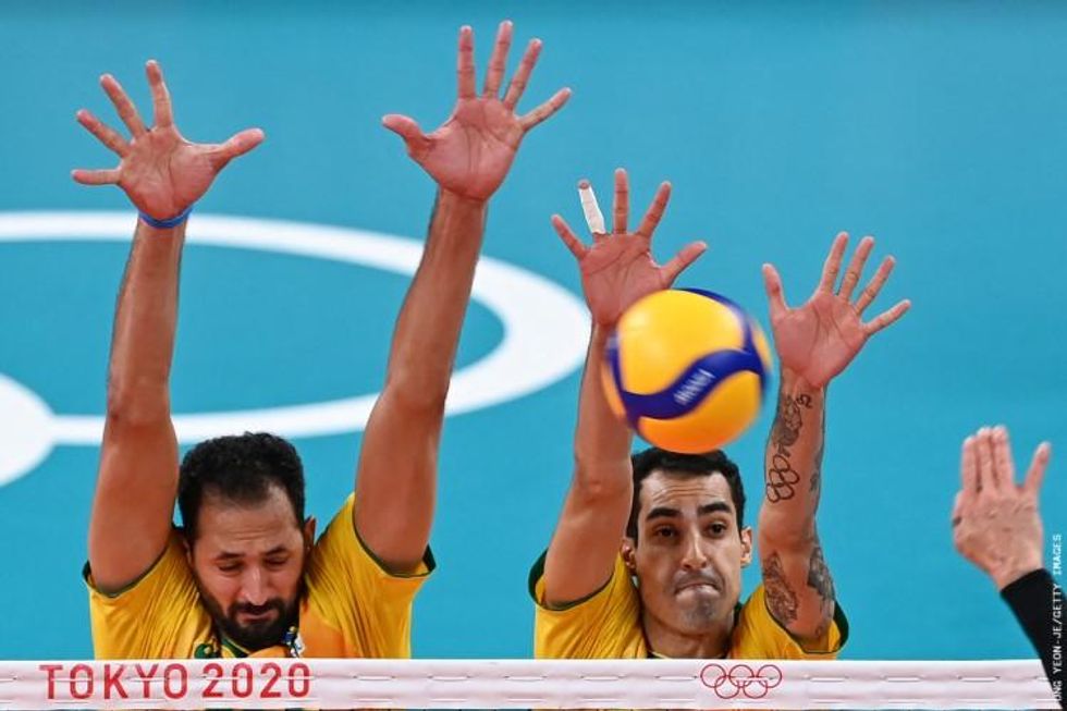 Pro Brazilian Volleyball Star Cut By Team After Homophobic Bi Superman Post