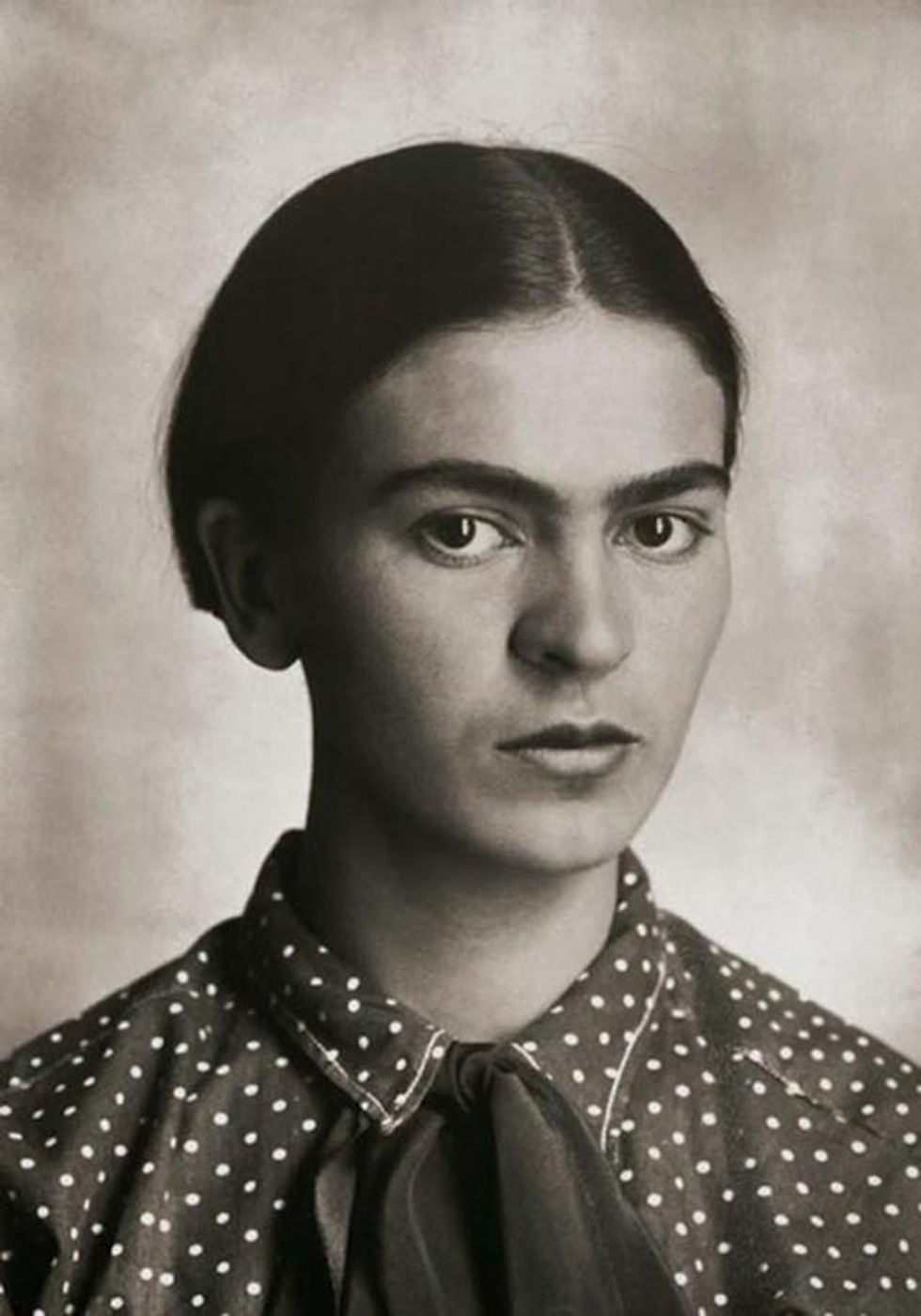 Rare Photos of Teenage Frida Kahlo Have Surfaced Online