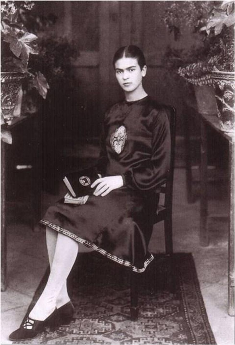 Rare Photos of Teenage Frida Kahlo Have Surfaced Online