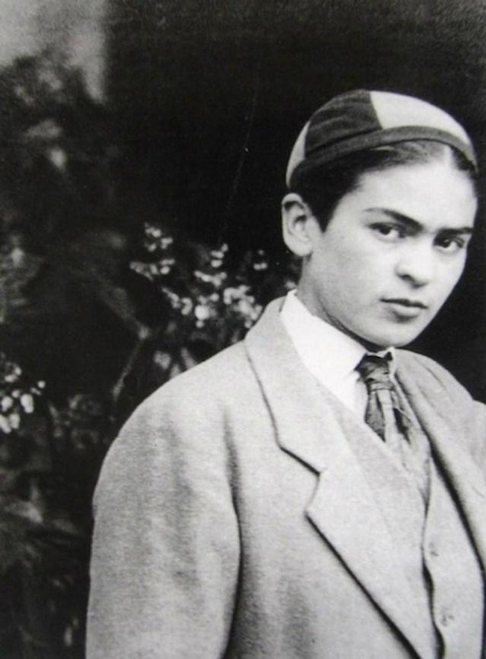 Rare Photos of Teenage Frida Kahlo Have Surfaced Online