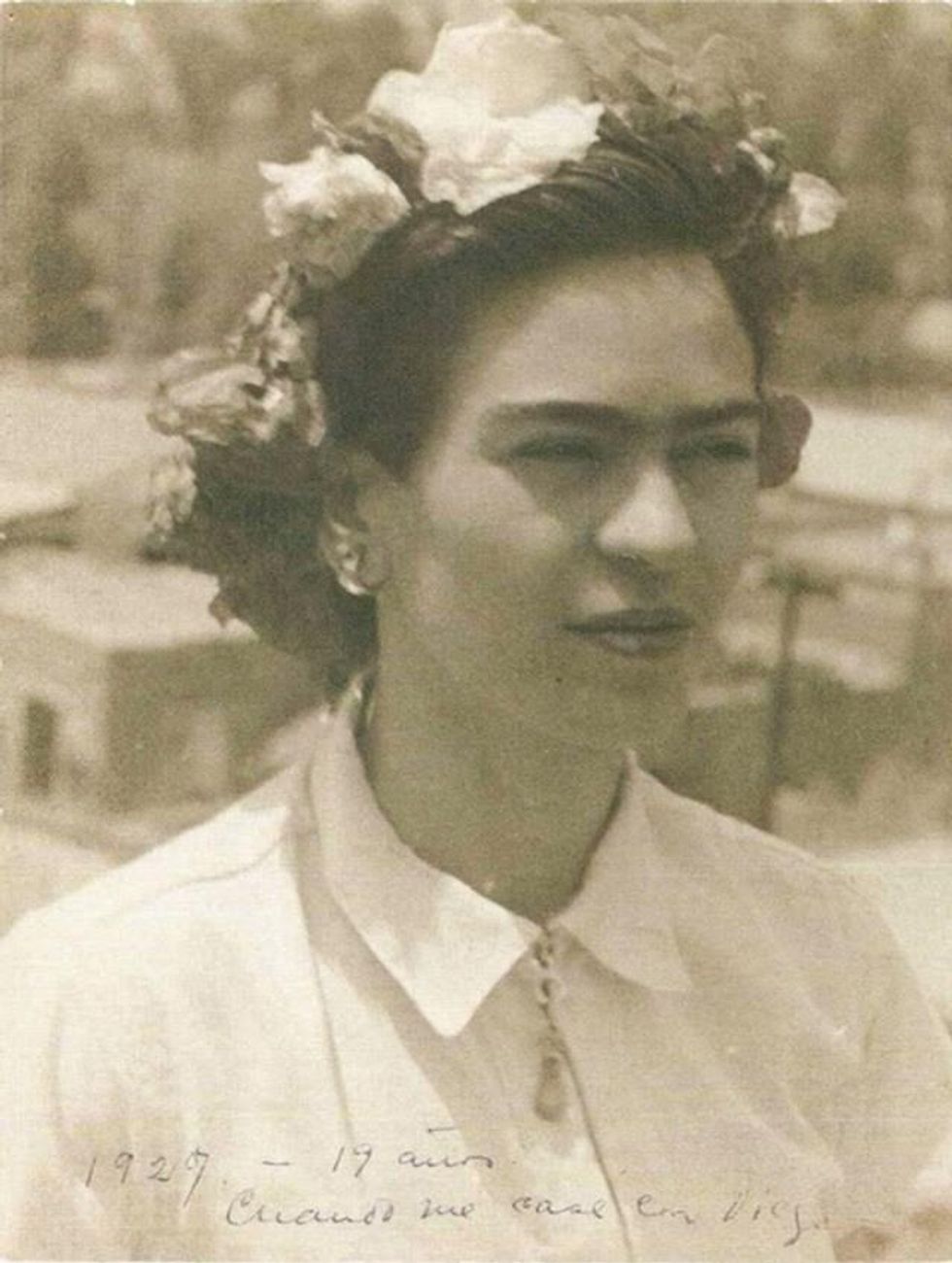 Rare Photos of Teenage Frida Kahlo Have Surfaced Online