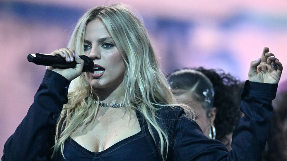 Renee Rapp performing at the American Music Awards in May 2025