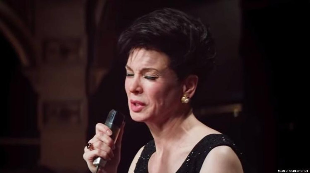 Renée Zellweger Sings ‘Somewhere Over the Rainbow’ in ‘Judy’ Trailer
