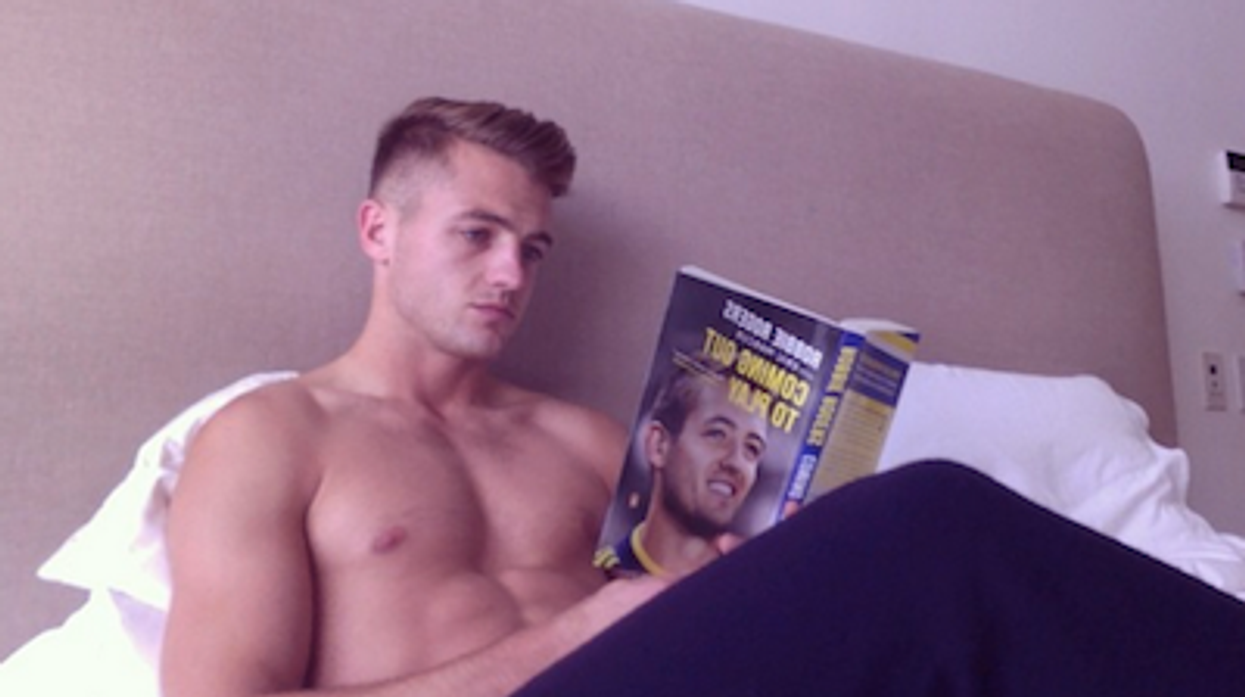 Robbie-shirtless-main-cr_0