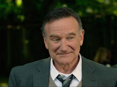 Robin Williams' Last Director Reveals the Actor's Approach to Playing a  Closeted Gay Man