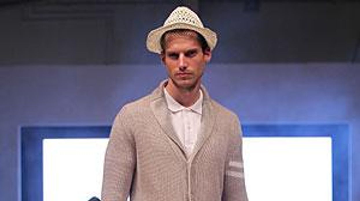 Runwaywhitedenimx300