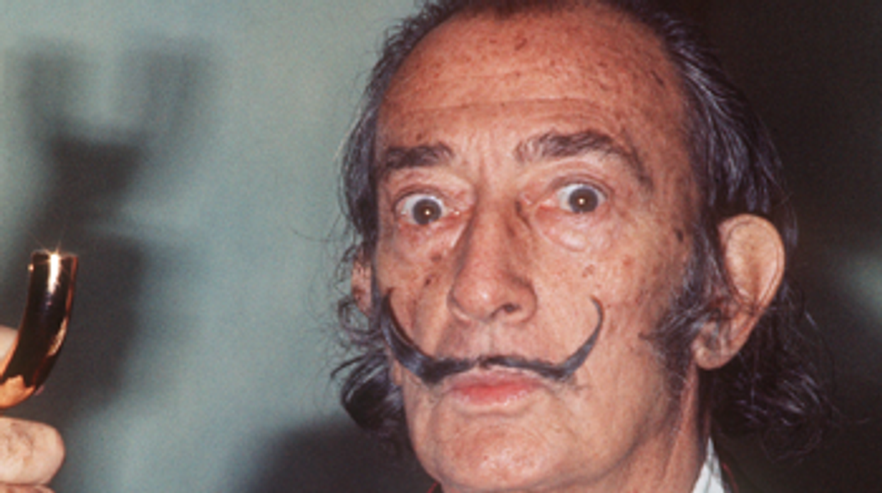 Salvador-dali-moustache-main