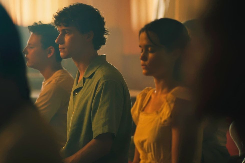 Sam Nivola and Sarah Catherine Hook on The White Lotus season 3