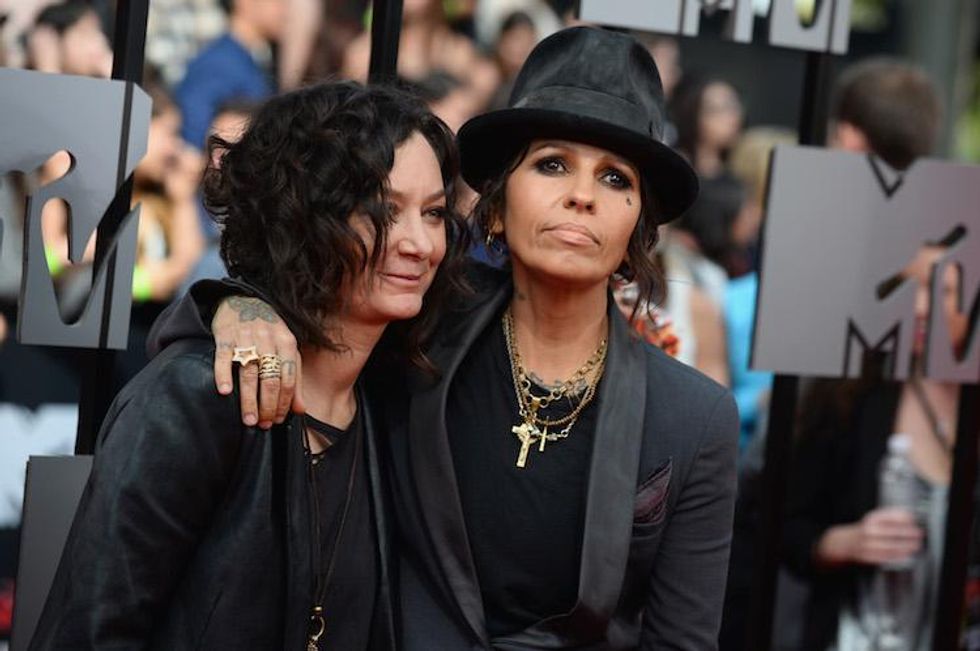 Sara Gilbert & Linda Perry