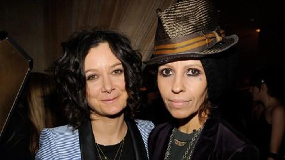 Sara Gilbert & Linda Perry