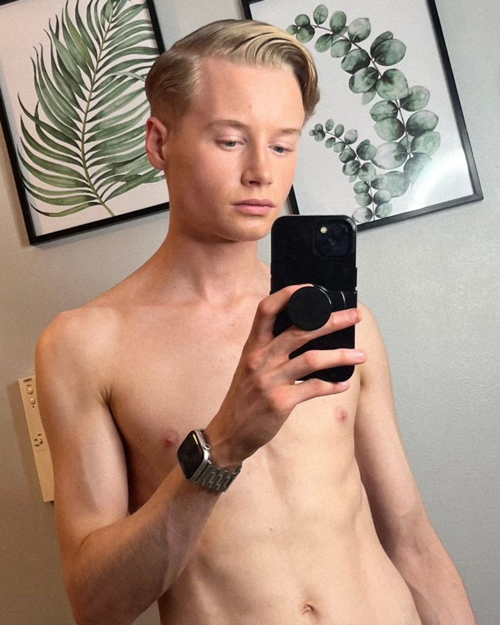 Scarlett Harlett via X