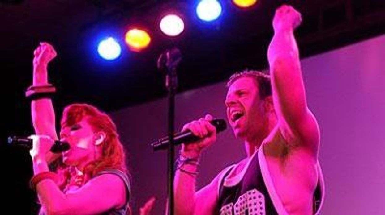 Scissor-sisters-rotator