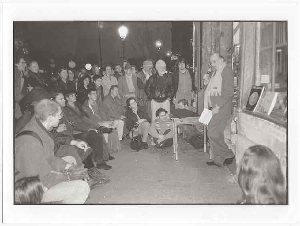 Sco_poet_allen_ginsberg_reading_photo_credit
