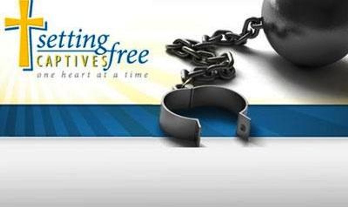 Setting-captives-freex-cr
