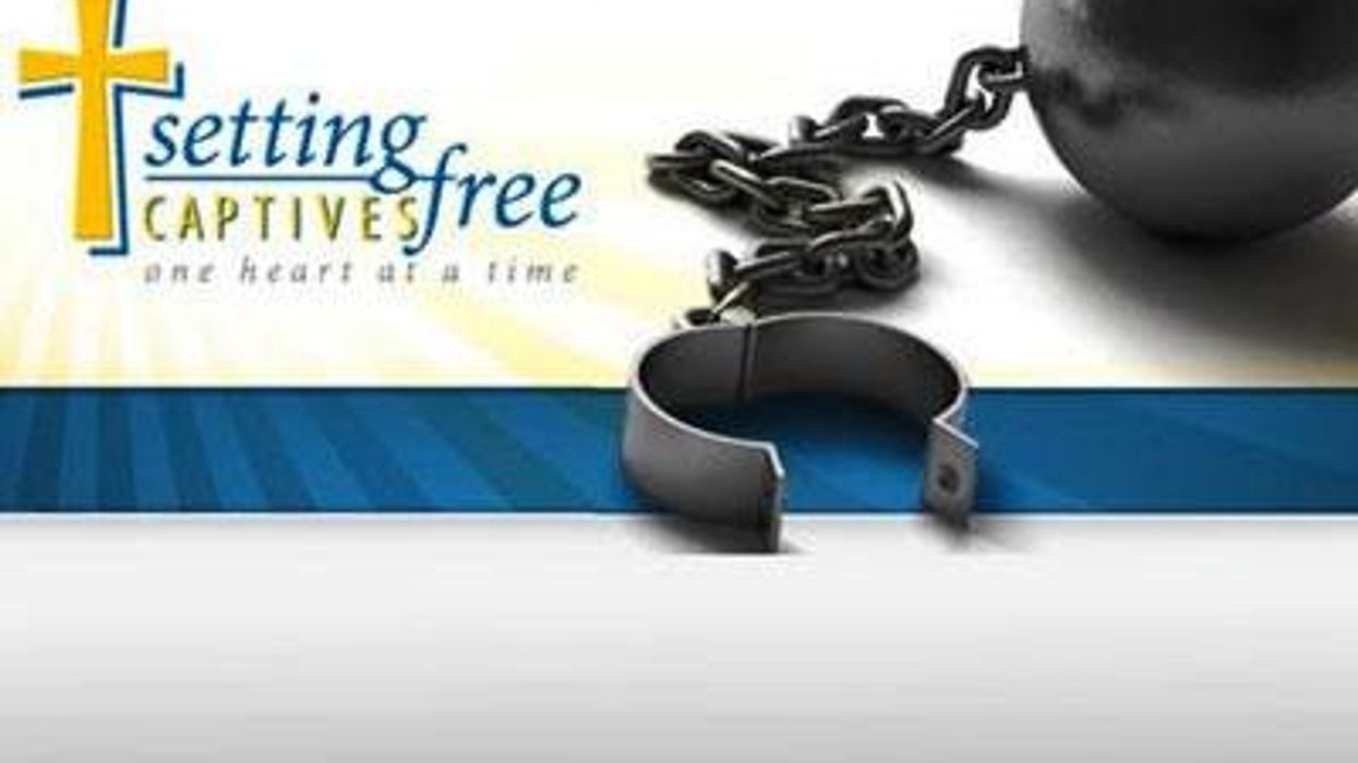 Setting-captives-freex-cr