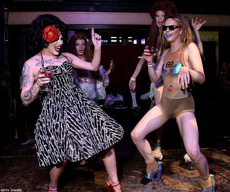 Severely Mame & Macy Rodman