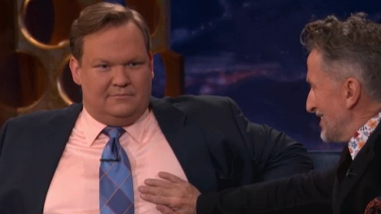 Simon-doonan-man-boobs-video-main_0