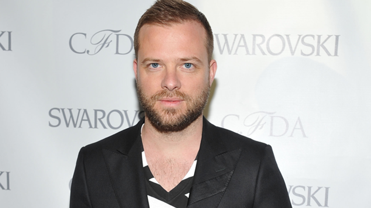 Simon-spurr-leaves-company-rotator