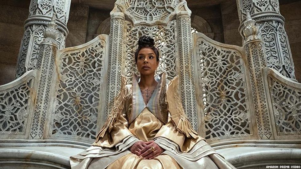 Siuan (Sophie Okonedo)