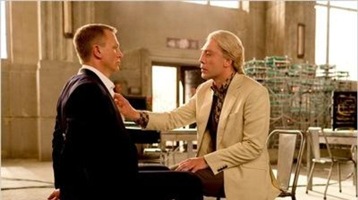 Skyfall-daniel-craig-javier-bardem_0