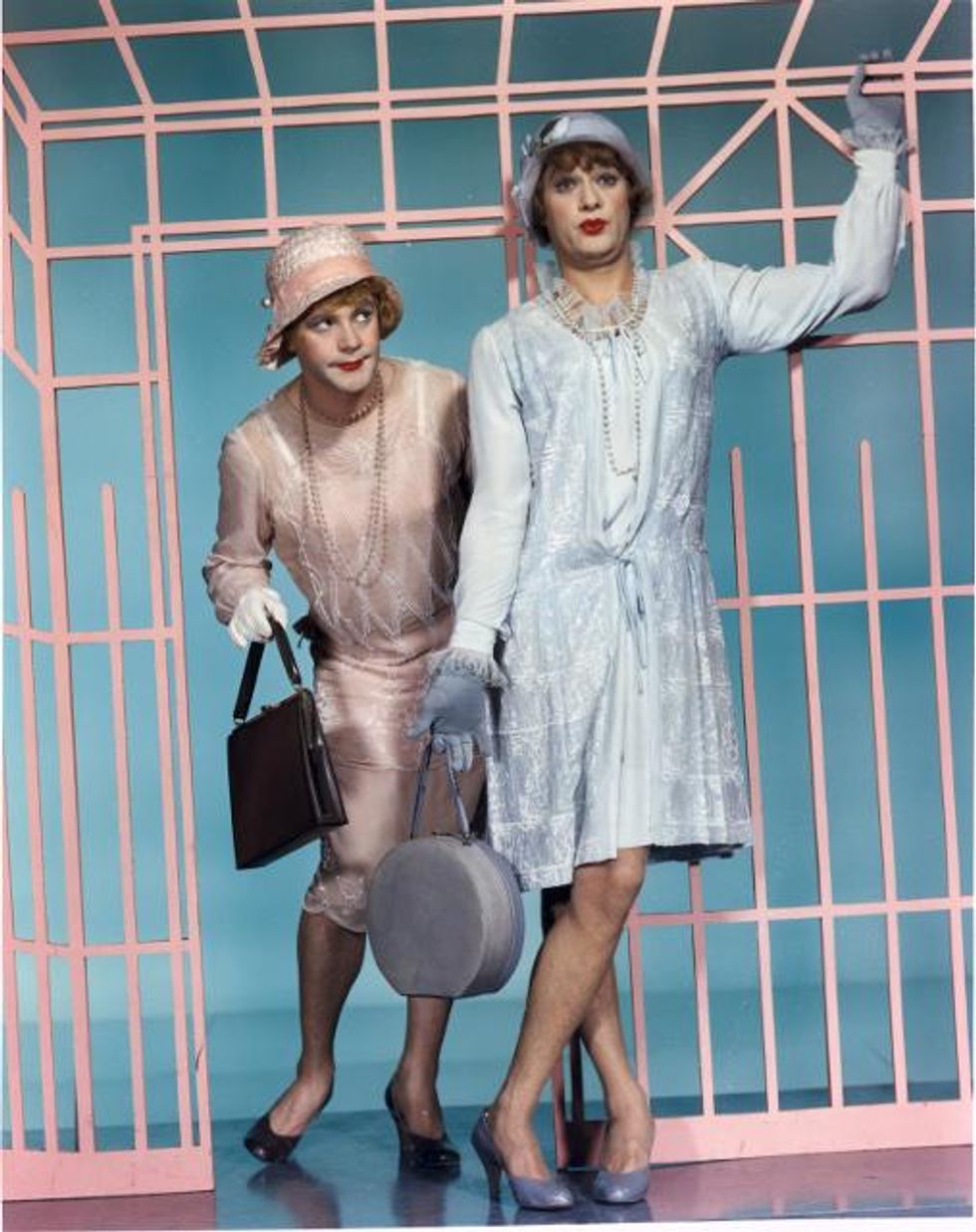 Some_like_it_hot_-_studio_still_-_color