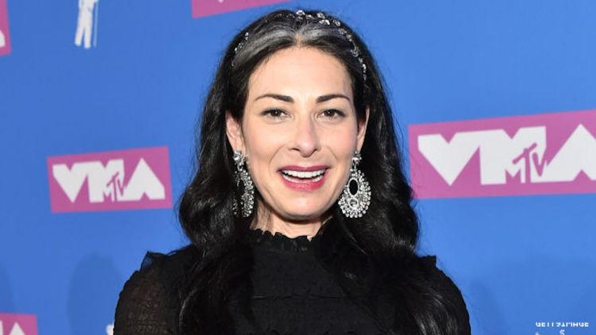 Stacy London on a red carpet.