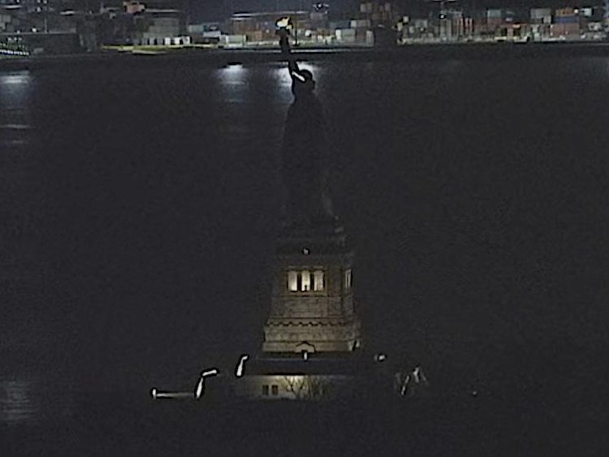 statue of liberty dark