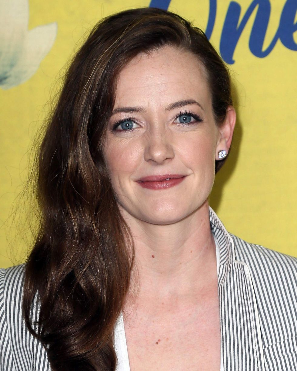 Stephanie Allynne