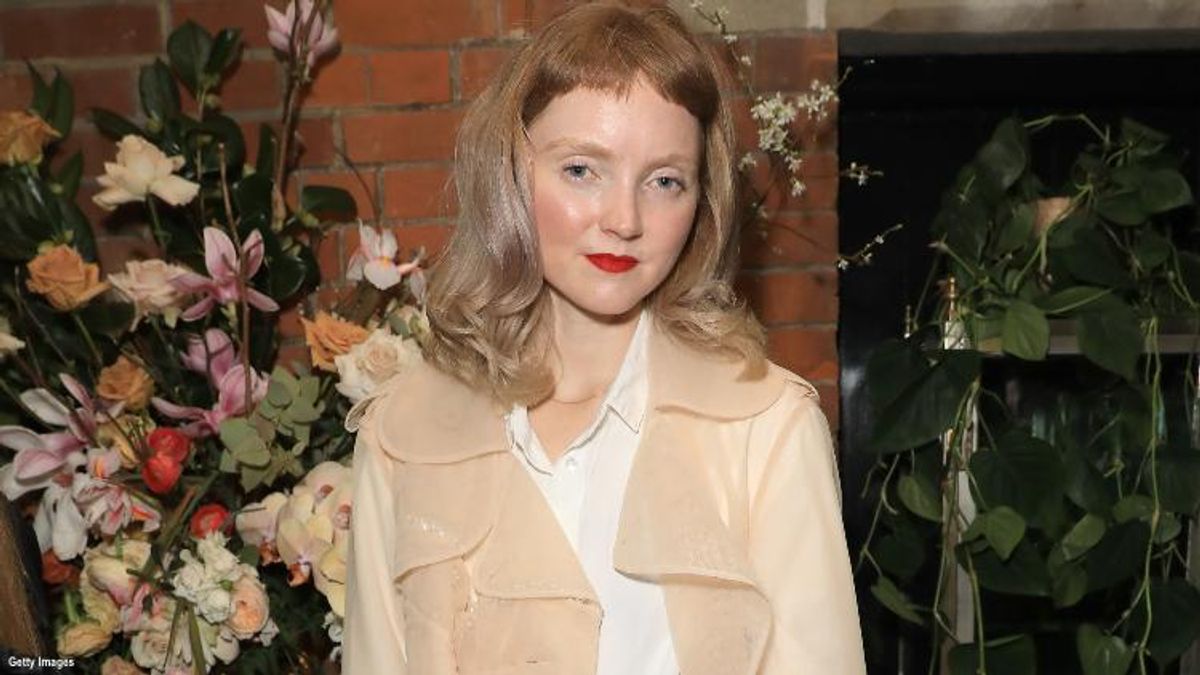 supermodel-actress-lily-cole-comes-out-as-queer.jpg