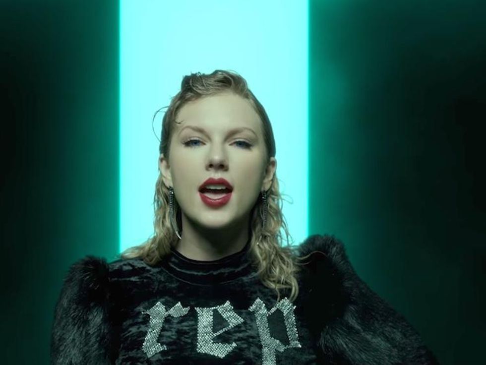 Taylor Swift unveils dark video for Look What You Made Me Do