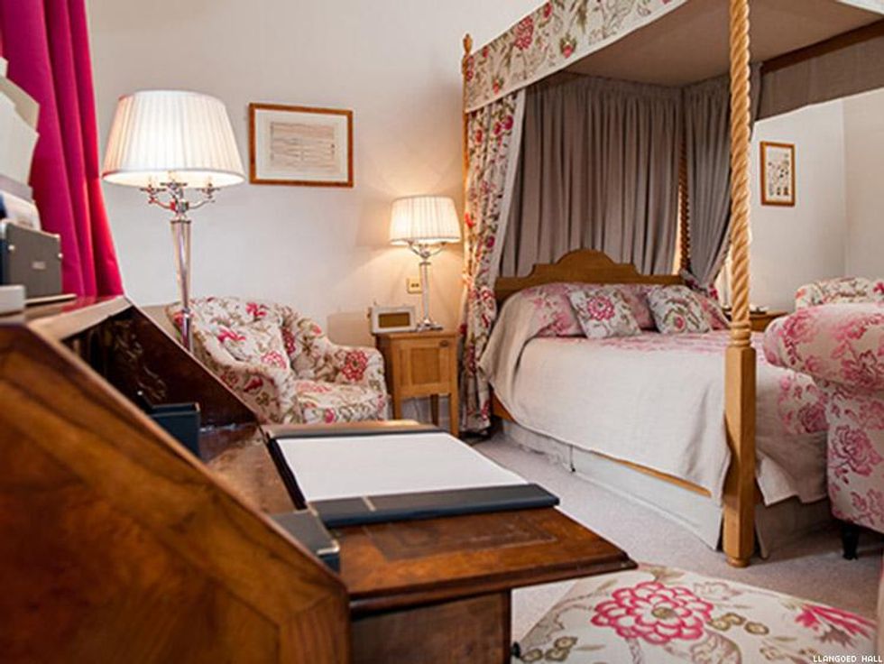 The Bold, Beautiful Rush of Endless Poetry