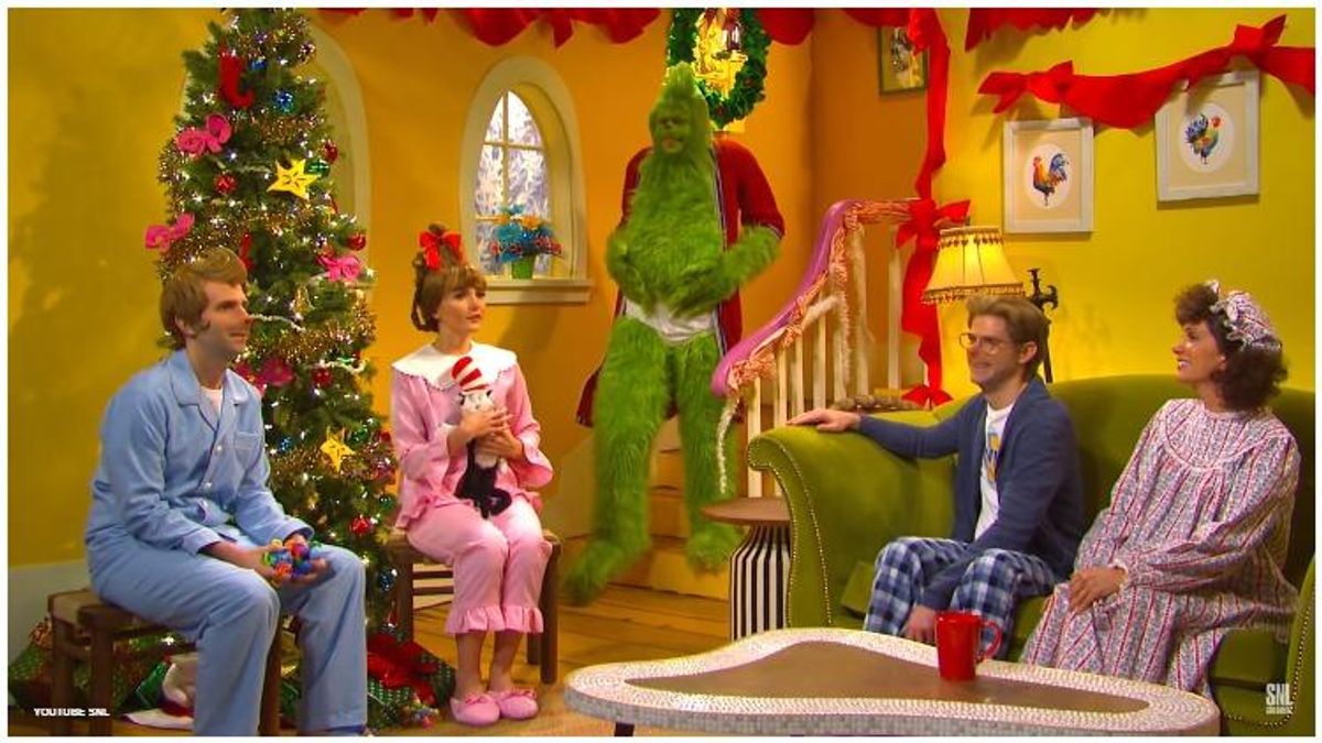 The Grinch Delivers the Yule Log in Bisexual Whoville Triad On 'SNL'