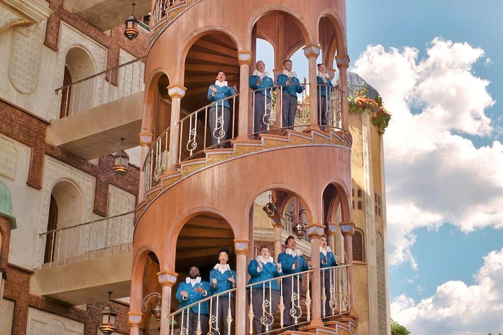 The student choir at Shiz University in the Wicked\u200b movie