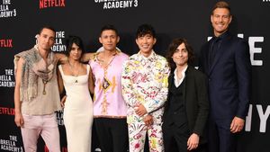 'Umbrella Academy' Cast Talks the Importance of Trans ...