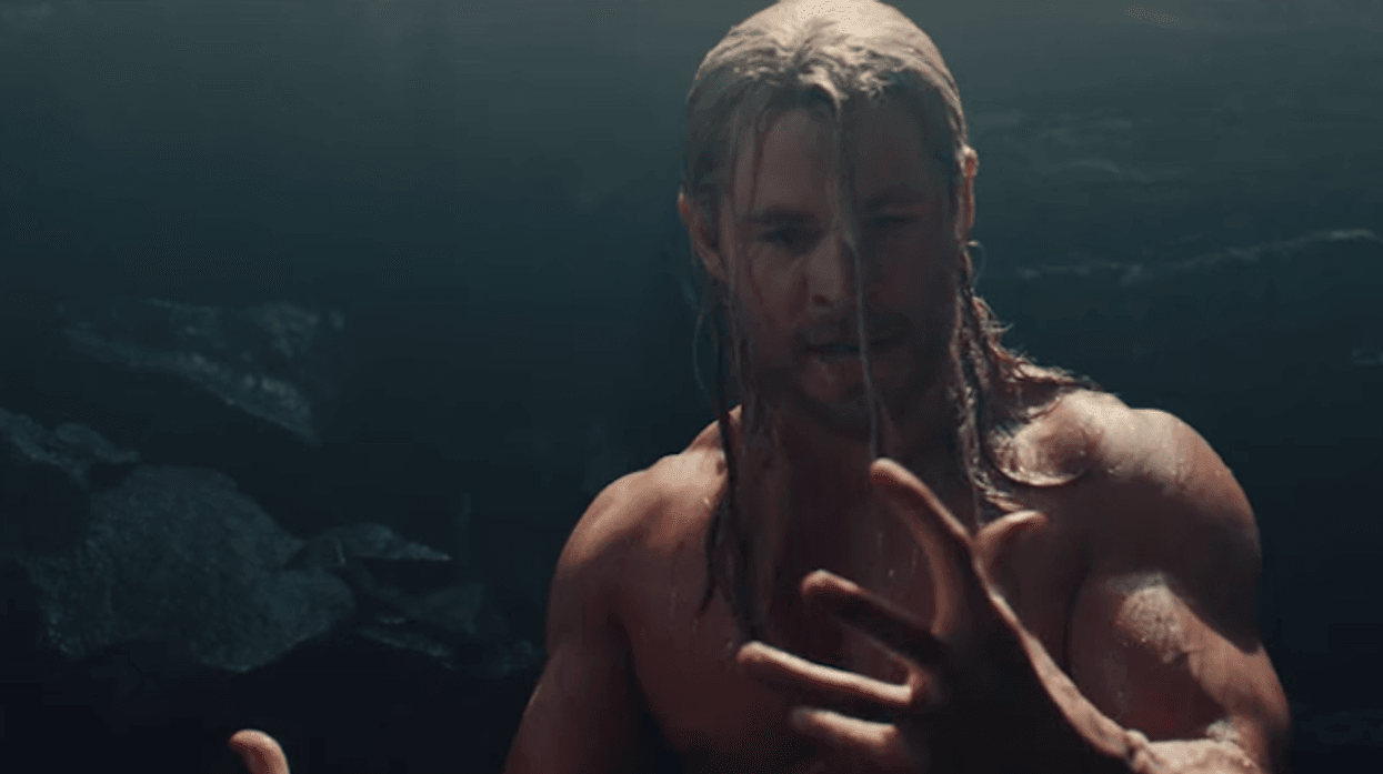 Thor Bathing Watch: Chris Hemsworth Is Shirtless and Wet in Deleted Avengers: Age of ...