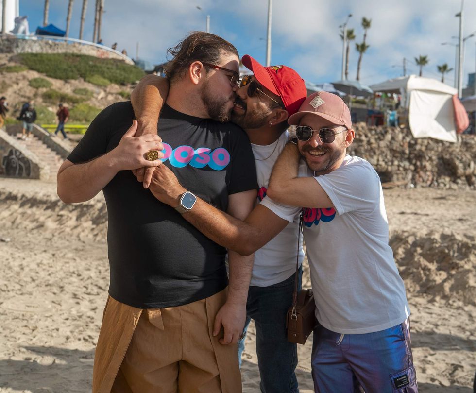 Three friends at Besoton Sidoso Internacional