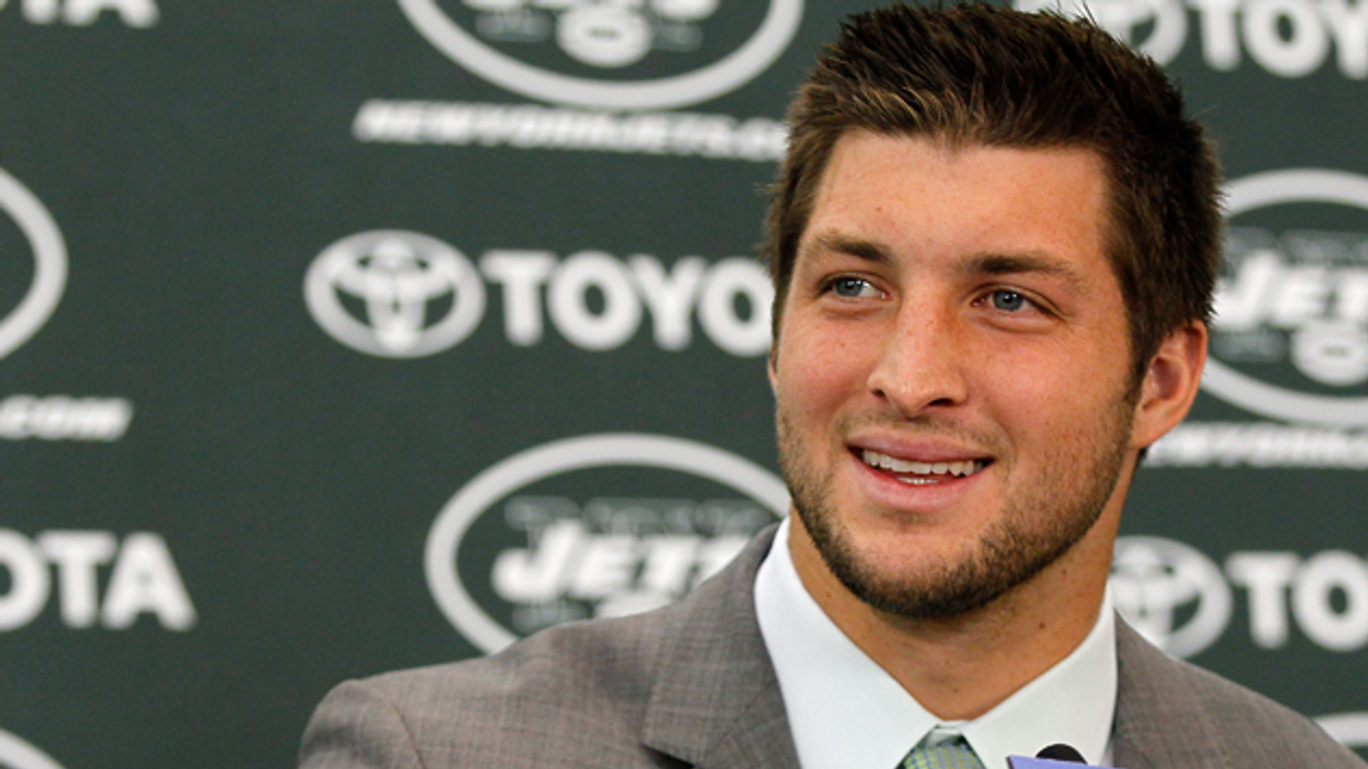 Tim-tebow-manicure-rotator