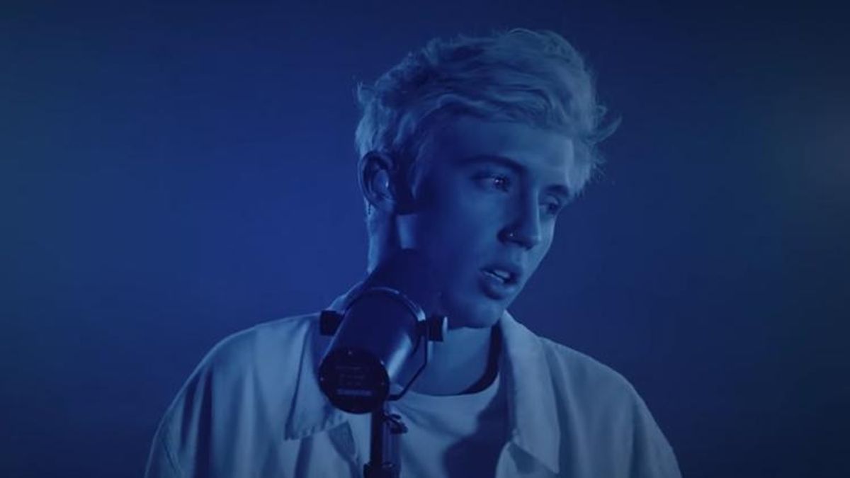Troye Sivan's Dreamy Acoustic Version of 'My My My' Has Us Melting