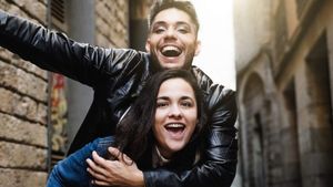 Single and nonbinary? Here are 11 expert-approved dating tips