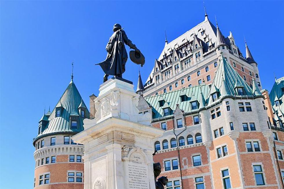 \u00a1OUT! Las Transformistas of Havana