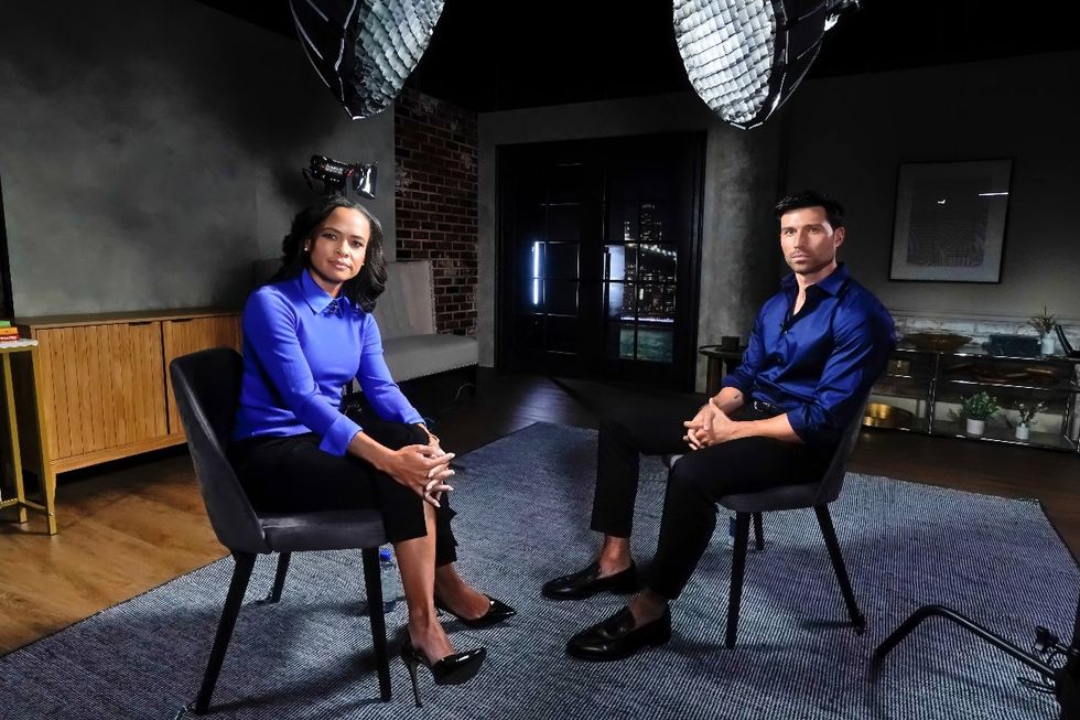 \u200b\u200bABC News correspondent Linsey Davis interviews Derek Dixon in September 2025