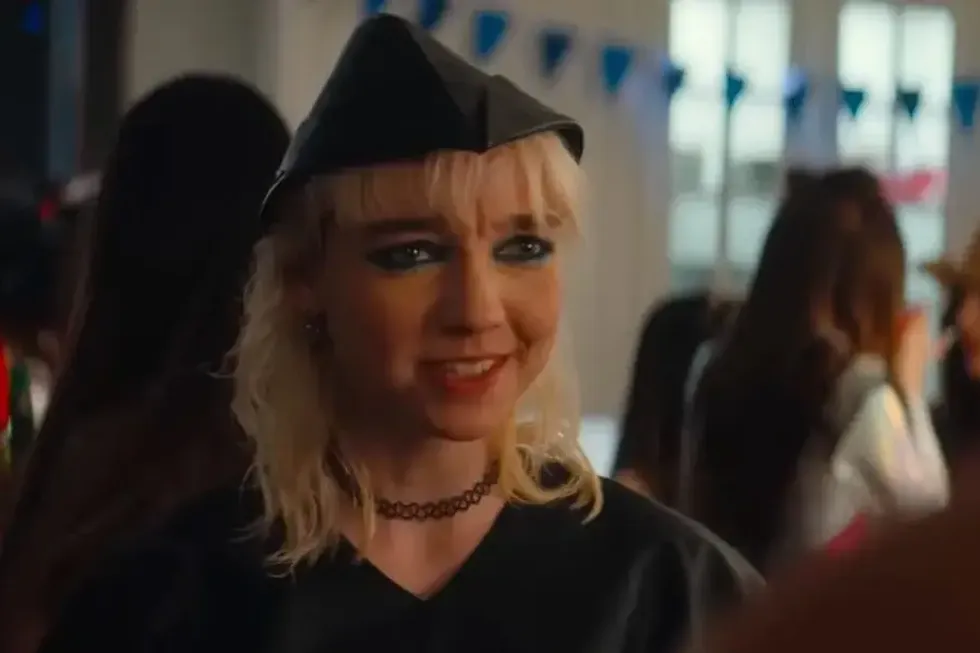 \u200bJules in 'Off Campus' season 1.