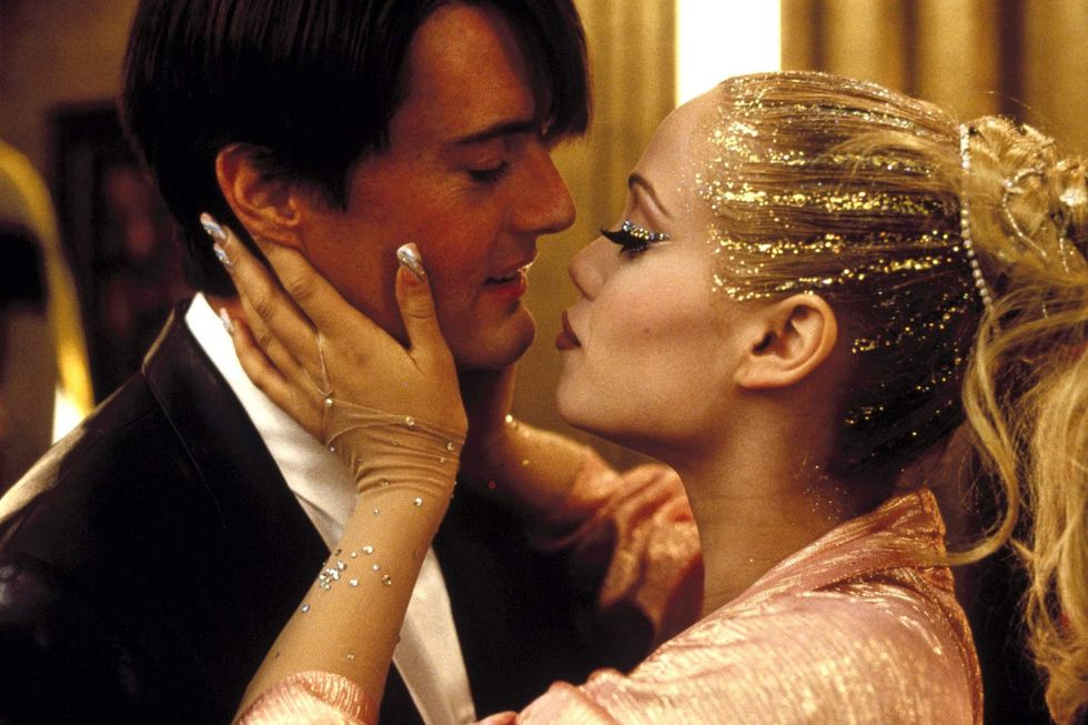 \u200bKyle MacLachlan and Elizabeth Berkley in Showgirls.