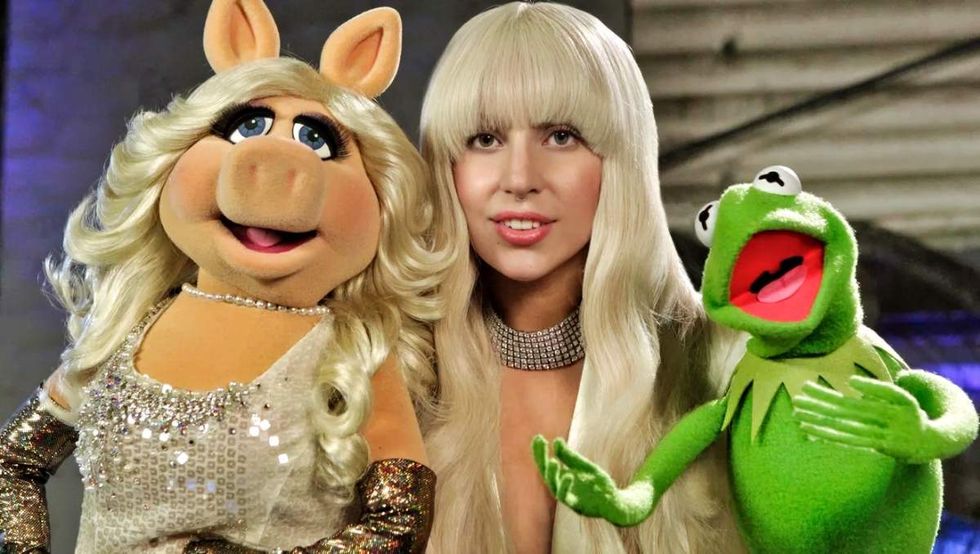 \u200bMiss Piggy and Lady Gaga on Lady Gaga & the Muppets' Holiday Spectacular 2013